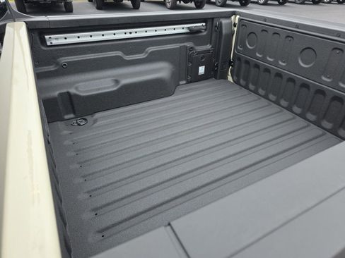 New 2025 Ford Maverick XLT w/ XLT Luxury Package image 25