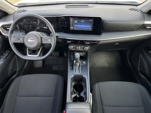 Certified 2025 Nissan Kicks S image 8