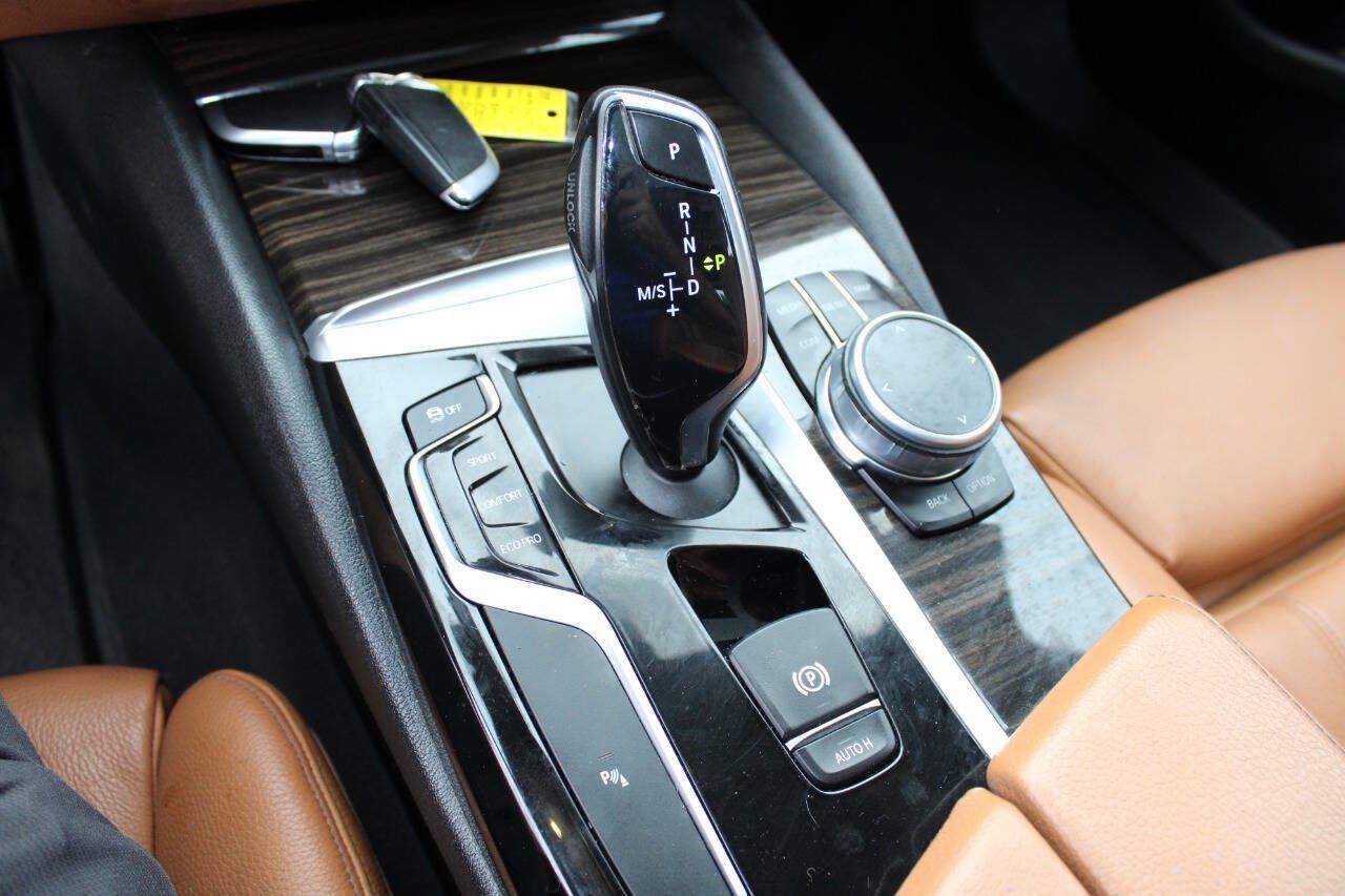 Used 2017 BMW 530i xDrive AWD/4WD image 17