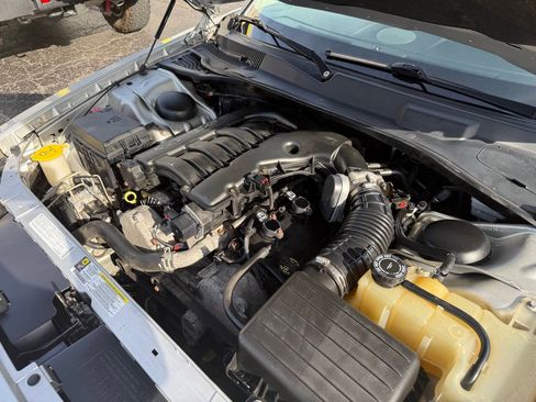 Used 2009 Chrysler 300 Touring RWD image 10