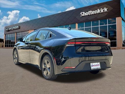 Used 2024 Toyota Prius LE image 8