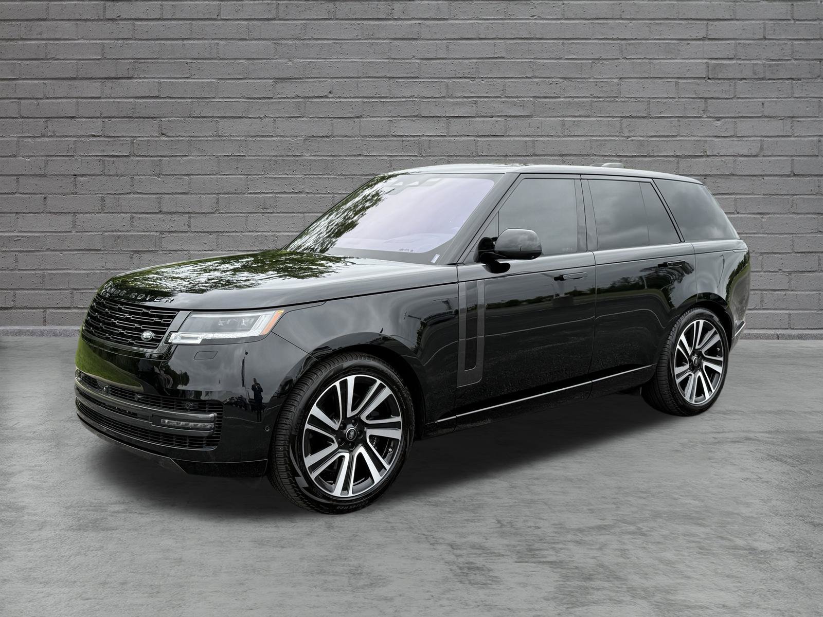 Used 2023 Land Rover Range Rover SE AWD/4WD image 3