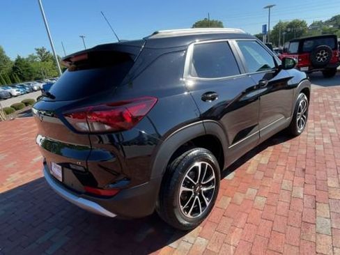 Used 2024 Chevrolet TrailBlazer LT w/ Driver Confidence Package AWD/4WD image 9