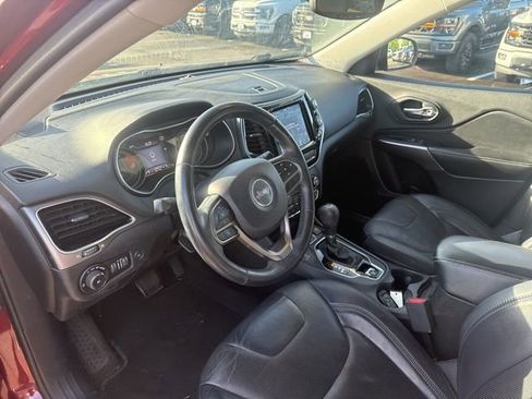 Used 2019 Jeep Cherokee Limited AWD/4WD image 10