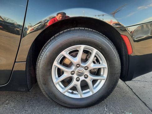 Used 2023 Chrysler Voyager LX image 21