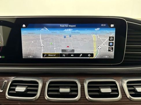 Used 2023 Mercedes-Benz GLS 450 4MATIC image 33