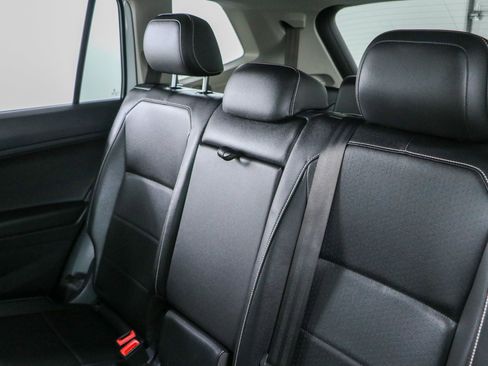 Used 2021 Volkswagen Tiguan SE w/ Panoramic Sunroof Package FWD image 25