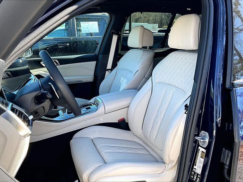 New 2026 BMW X5 xDrive40i w/ M Sport Package AWD/4WD image 9
