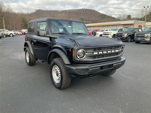 New 2025 Ford Bronco 2-Door image 3
