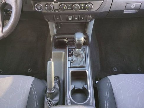 Used 2021 Toyota Tacoma TRD Sport image 19