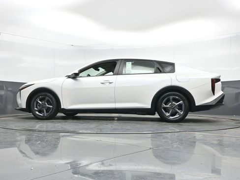 Used 2025 Kia K4 LXS image 42