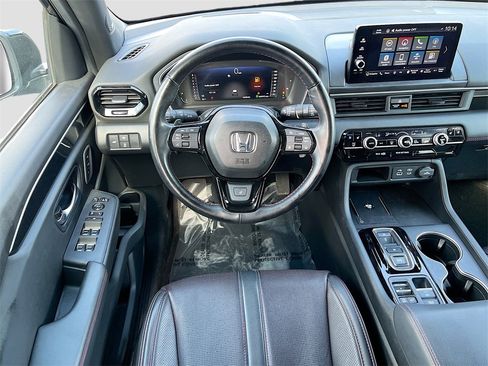 Used 2025 Honda Pilot Black Edition image 22