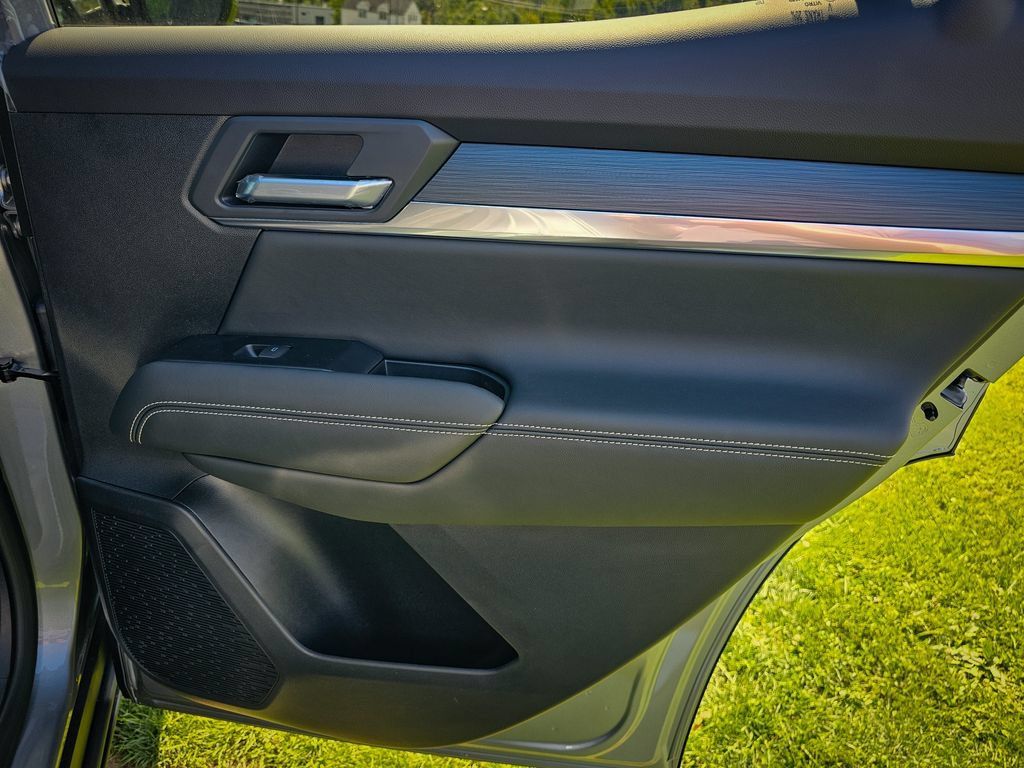 New 2027 GMC Terrain Elevation w/ Elevation Premium Package AWD/4WD image 40