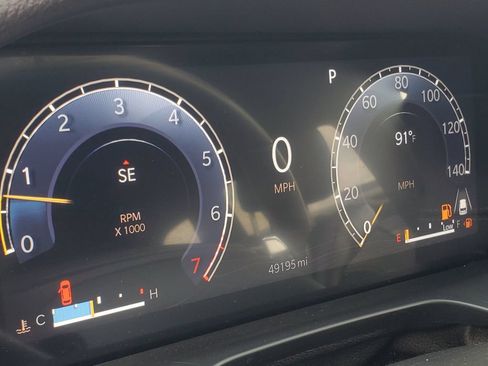 Used 2024 Jeep Grand Cherokee Altitude AWD/4WD image 11