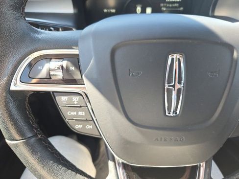 Certified 2022 Lincoln Nautilus AWD w/ Premium Package image 34