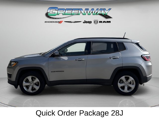 Used 2018 Jeep Compass Latitude FWD image 2