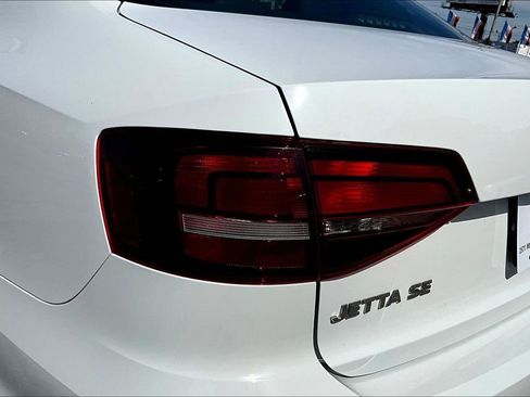 Used 2017 Volkswagen Jetta SE FWD image 24