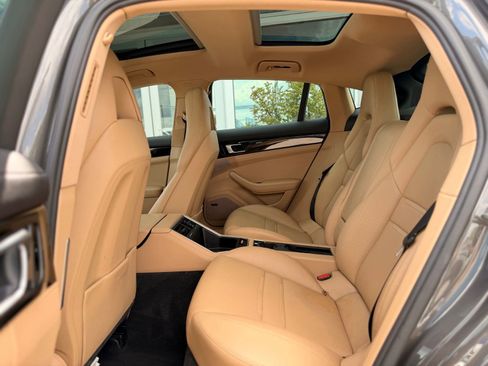 Used 2018 Porsche Panamera image 26