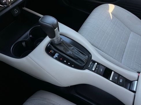 Certified 2024 Honda HR-V LX image 19