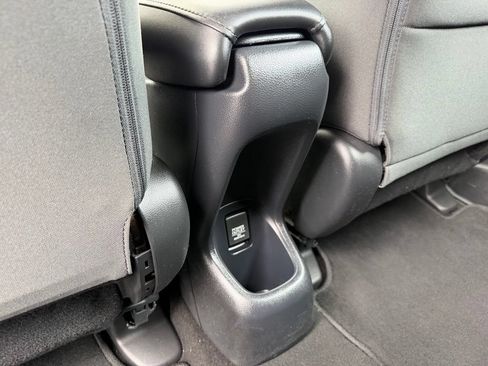 Used 2019 Honda HR-V LX image 18