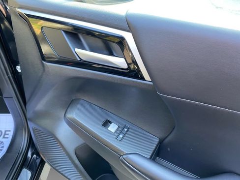 Used 2024 Mitsubishi Outlander SE AWD/4WD image 13