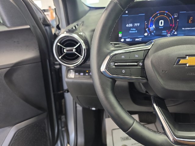 Used 2026 Chevrolet Equinox LT AWD/4WD image 16