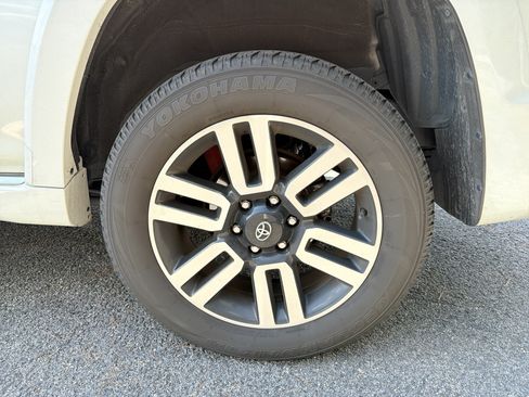 Used 2024 Toyota 4Runner Limited RWD image 10