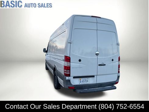 Used 2014 Freightliner Sprinter 2500 image 9