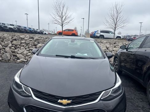 Used 2016 Chevrolet Cruze LT w/ Convenience Package image 2