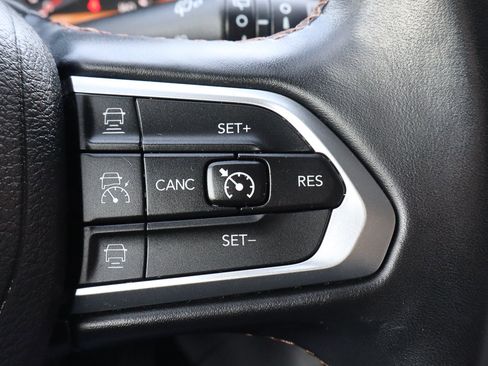 Used 2022 Jeep Compass Limited image 25