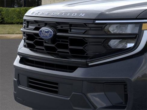 New 2026 Ford Expedition Active image 17
