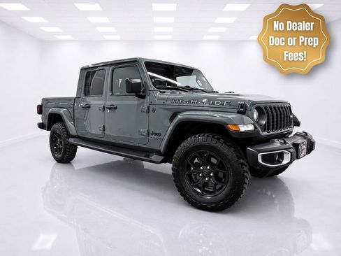 Used 2025 Jeep Gladiator Sport AWD/4WD image 3