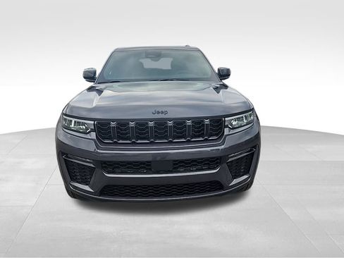 New 2026 Jeep Grand Cherokee Limited w/ Limited Altitude Package AWD/4WD image 17