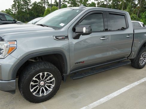 Used 2020 GMC Sierra 1500 AT4 w/ AT4 Premium Package AWD/4WD image 4