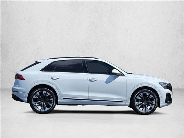 Used 2025 Audi Q8 Premium Plus AWD/4WD image 4