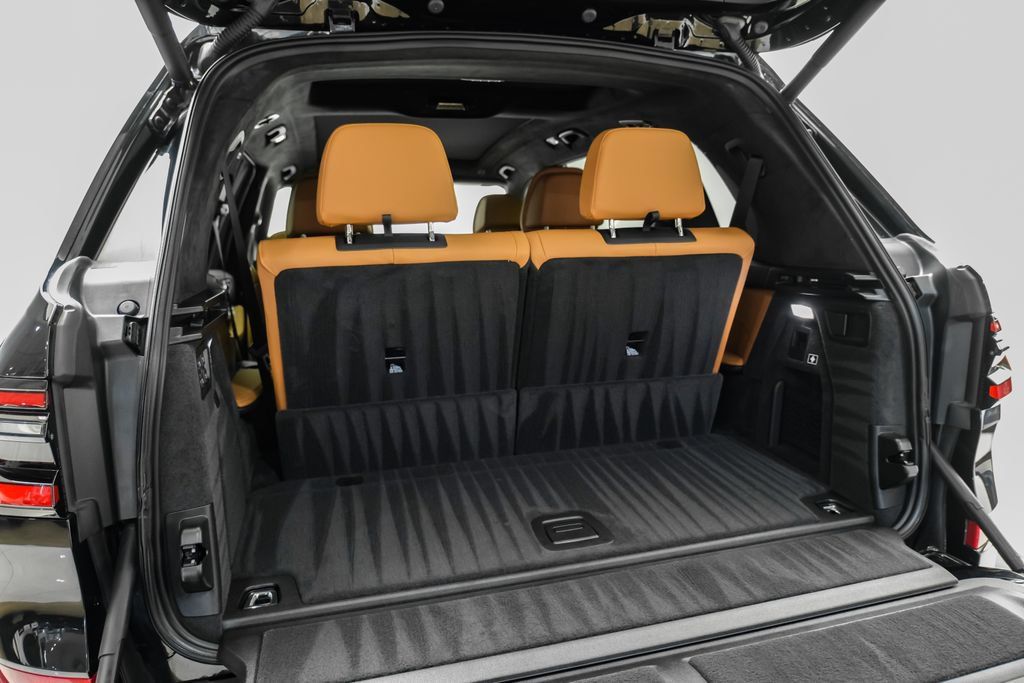Used 2025 BMW X7 xDrive40i w/ M Sport Package AWD/4WD image 56