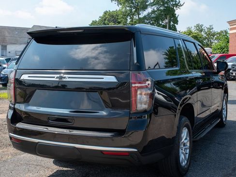 Used 2023 Chevrolet Suburban LT AWD/4WD image 16