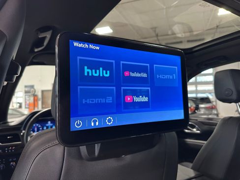 Used 2024 Chevrolet Suburban Z71 w/ Z71 Off-Road Package image 37