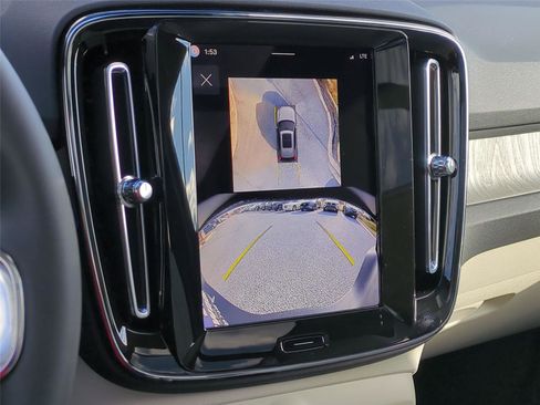 New 2026 Volvo XC40 B5 Ultra w/ Protection Package Premier AWD/4WD image 12