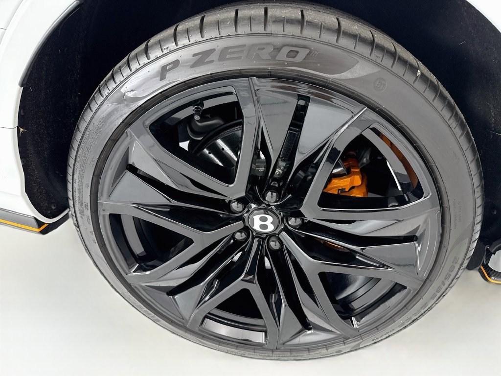 Used 2026 Bentley Bentayga Speed AWD/4WD image 33