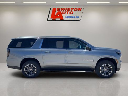 New 2026 Chevrolet Suburban LT w/ Comfort Package AWD/4WD image 6
