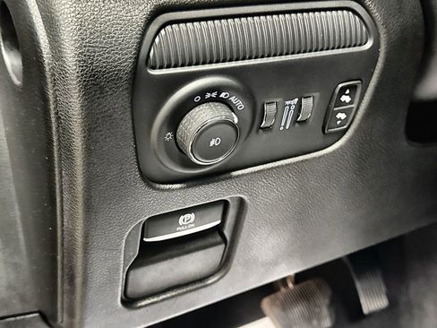 Used 2024 Jeep Wagoneer L Series II w/ Flexible Seating Group image 16