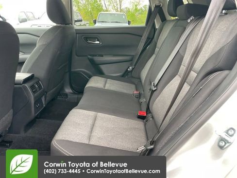 Used 2025 Nissan Rogue SV FWD image 25