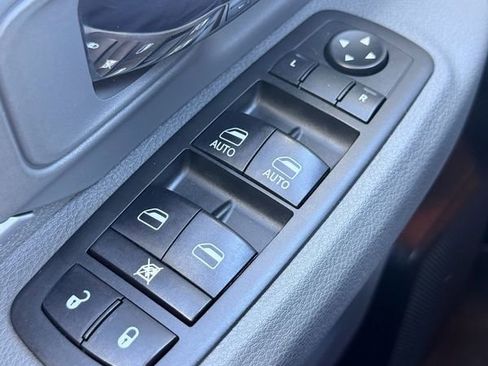 Used 2014 RAM 1500 Classic SLT RWD image 28