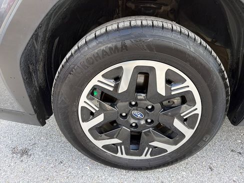 Certified 2025 Subaru Forester Premium AWD/4WD image 8