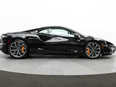 Used 2023 McLaren Artura RWD image 26