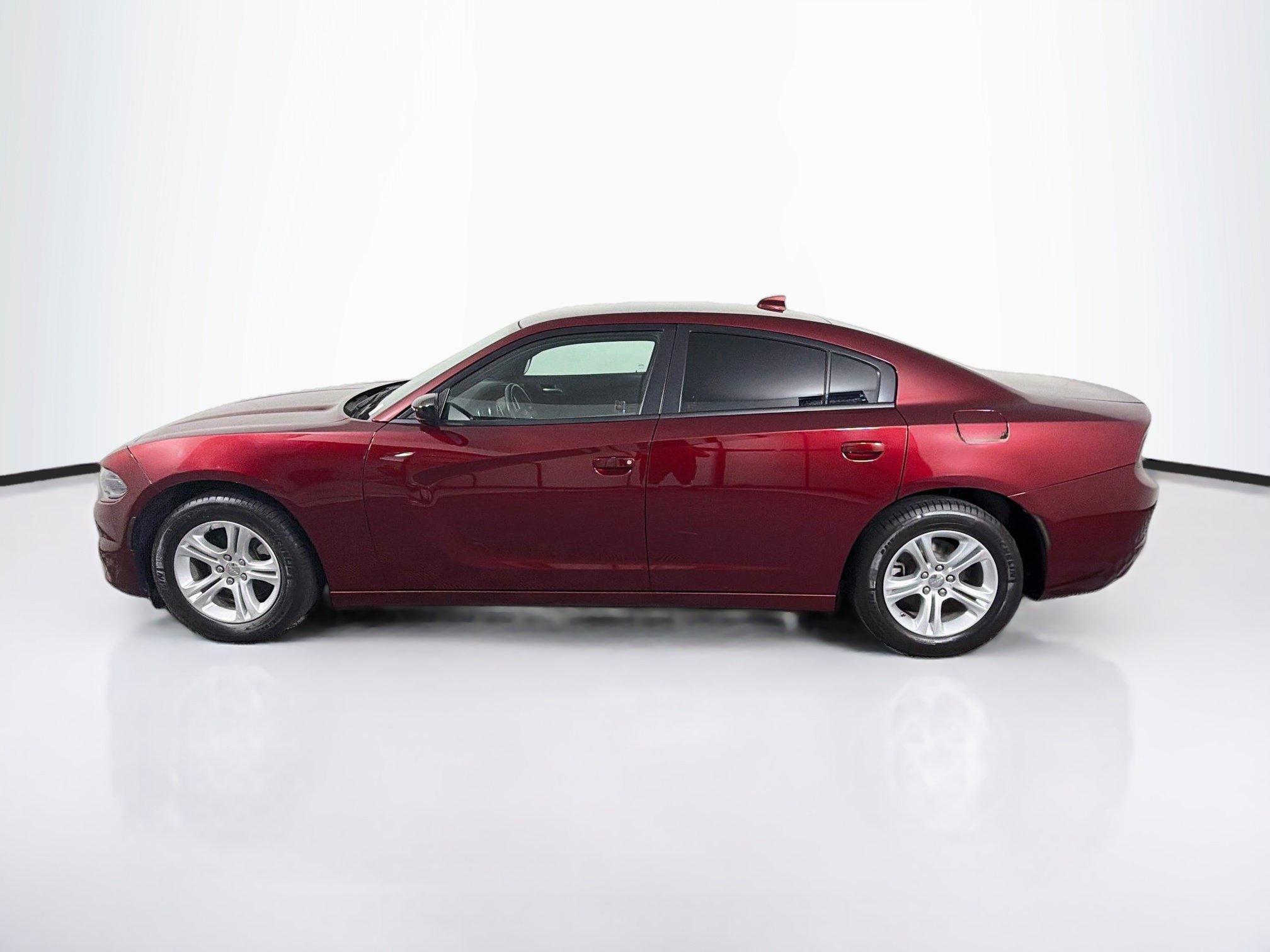Used 2023 Dodge Charger SXT RWD image 4