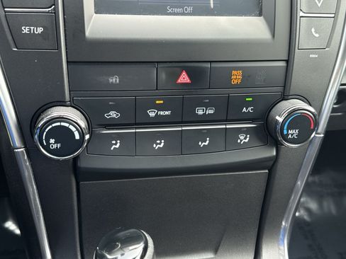 Used 2017 Toyota Camry XLE FWD image 20