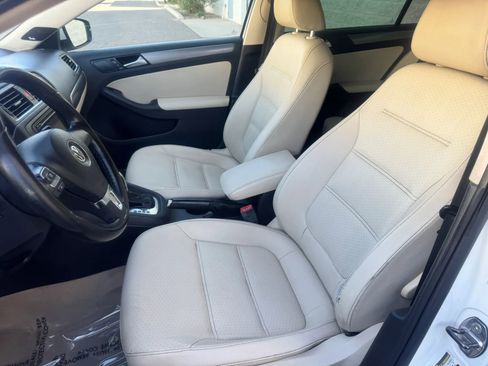 Used 2013 Volkswagen Jetta TDI FWD image 8