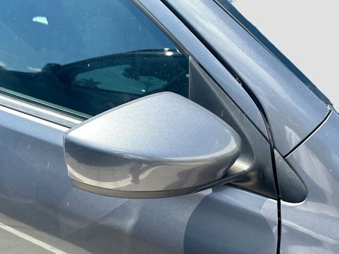 Used 2016 Nissan Versa SV image 10